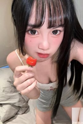 Gadis cantik super panas “rusa kecil” membebaskan dan mempunyai tokoh menggoda yang memakan mata (10p)