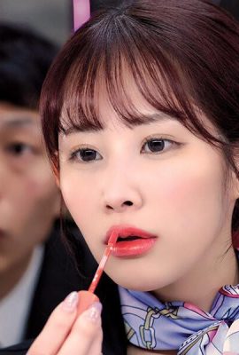 Futabasaa: Seorang perunding kecantikan di lantai kosmetik di mana dia berhenti untuk menemani isterinya, bibirnya yang tebal dan berisi sedang slurping … (20p)
