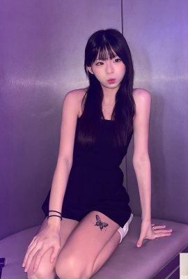 “Min Xuan” kaki yang cantik itu disapu dan elegan dan menggoda (10p)