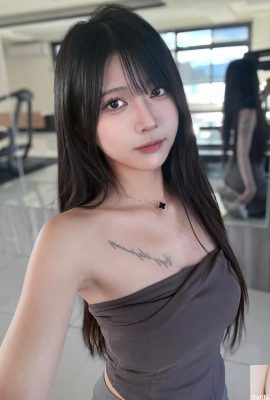 “Hitomi Kimi” menyembunyikan godaan tak terhingga di bawah penampilannya yang manis (10p)