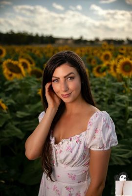(Suicide Girls) 21 Jul, 2025 – Siennabreeze – Flirty in the Flowers (54p)