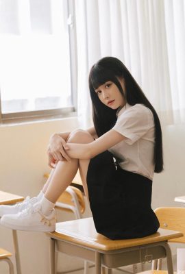 “Wang Yiting” mempunyai ciri -ciri wajah yang manis dan tokoh sultry yang membuat jantungnya tidak terkawal (10p)