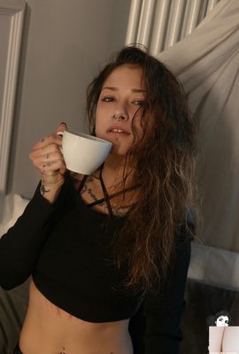 (Suicide Girls) 22 Jul, 2025 – Streegatto – kehangatan terakhir tahun ini (42p)