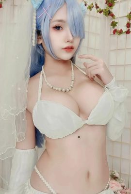 Sedikit cosplay Pengantin Rem – Rezero (35p)