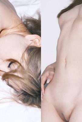 Gadis berambut perang dengan tatu berani mendedahkan badannya yang adil dan pussy lembutnya, semuanya terdedah (11p)