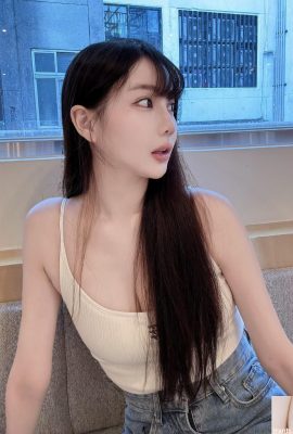 Gadis kekasih “Phoebe” mempunyai wajah yang cerah dan menarik dan seluruh tubuhnya tidak sempurna (10p)