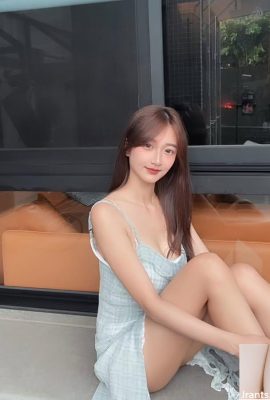 “Xu Yahan” mempunyai mata berair yang besar yang dapat menunaikan dan membuat orang terpesona (10p)