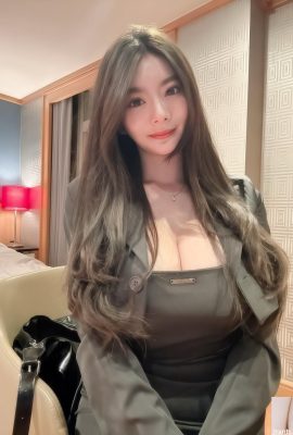 “Chu Qingyi” mempunyai badan dengan lengkung seksi super dan angka busuk (10p)