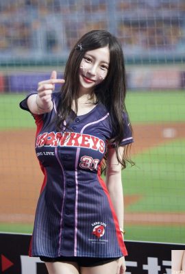 “Sandy” mempunyai payudara seksi dan senyuman super manis (10p)