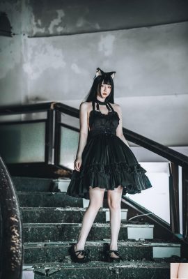 Fall Raku 《Black Cat Solo Dance》 (57p)