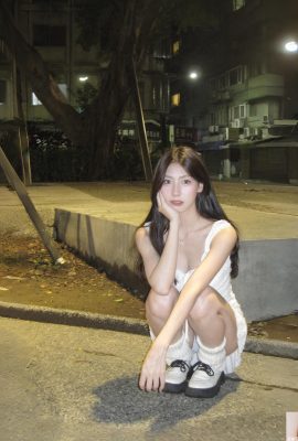 Penuh dengan keikhlasan! Dengan penampilan malaikat, kulit yang adil dan kulit lembut, kecantikan dalam bikini menunjukkan angka yang baik! (15p)